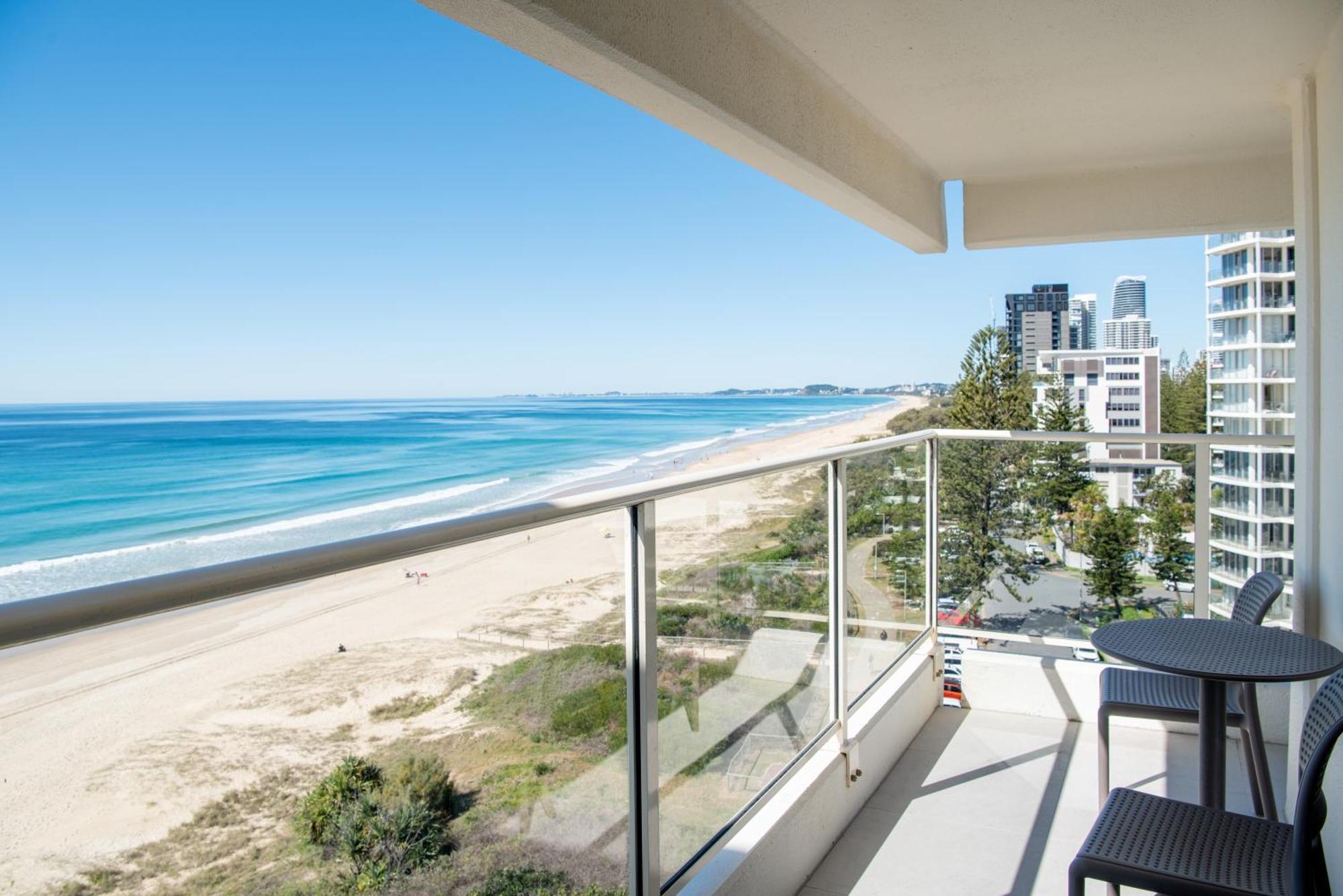 Viscount On The Beach Aparthotel Gold Coast Exterior foto