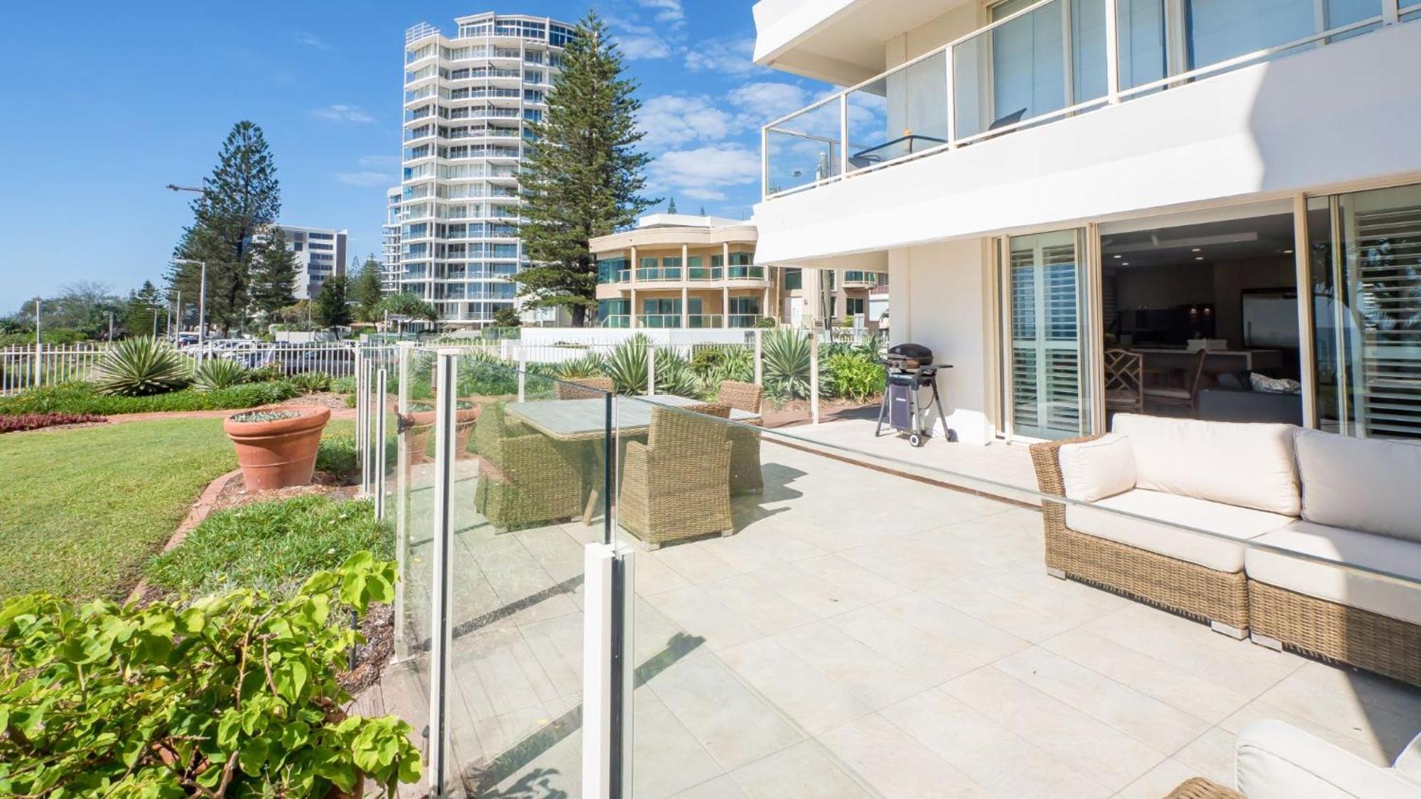 Viscount On The Beach Gold Coast Exterior foto