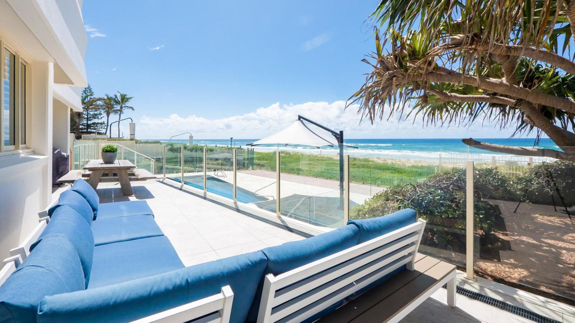 Viscount On The Beach Aparthotel Gold Coast Exterior foto