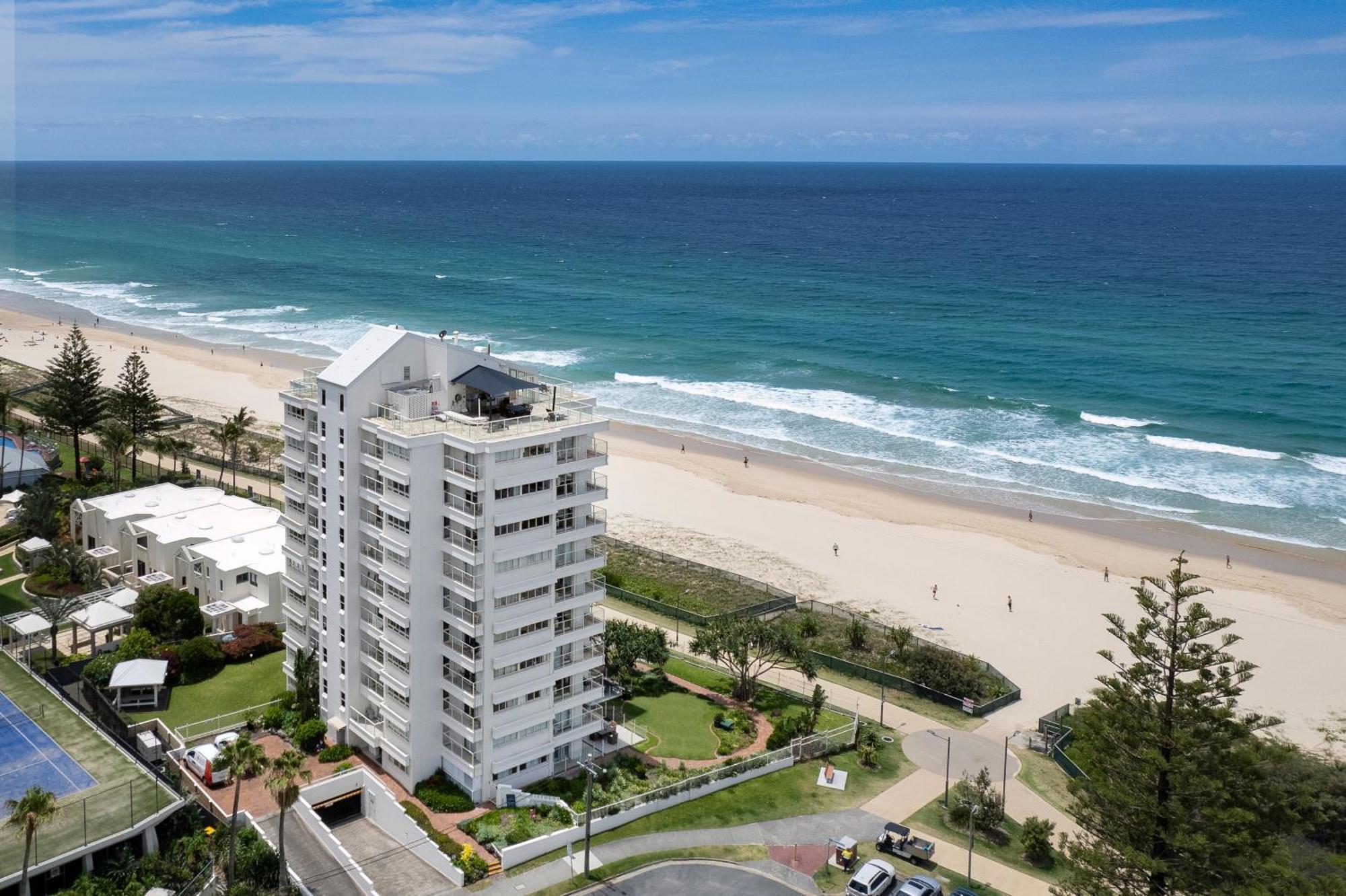 Viscount On The Beach Aparthotel Gold Coast Exterior foto