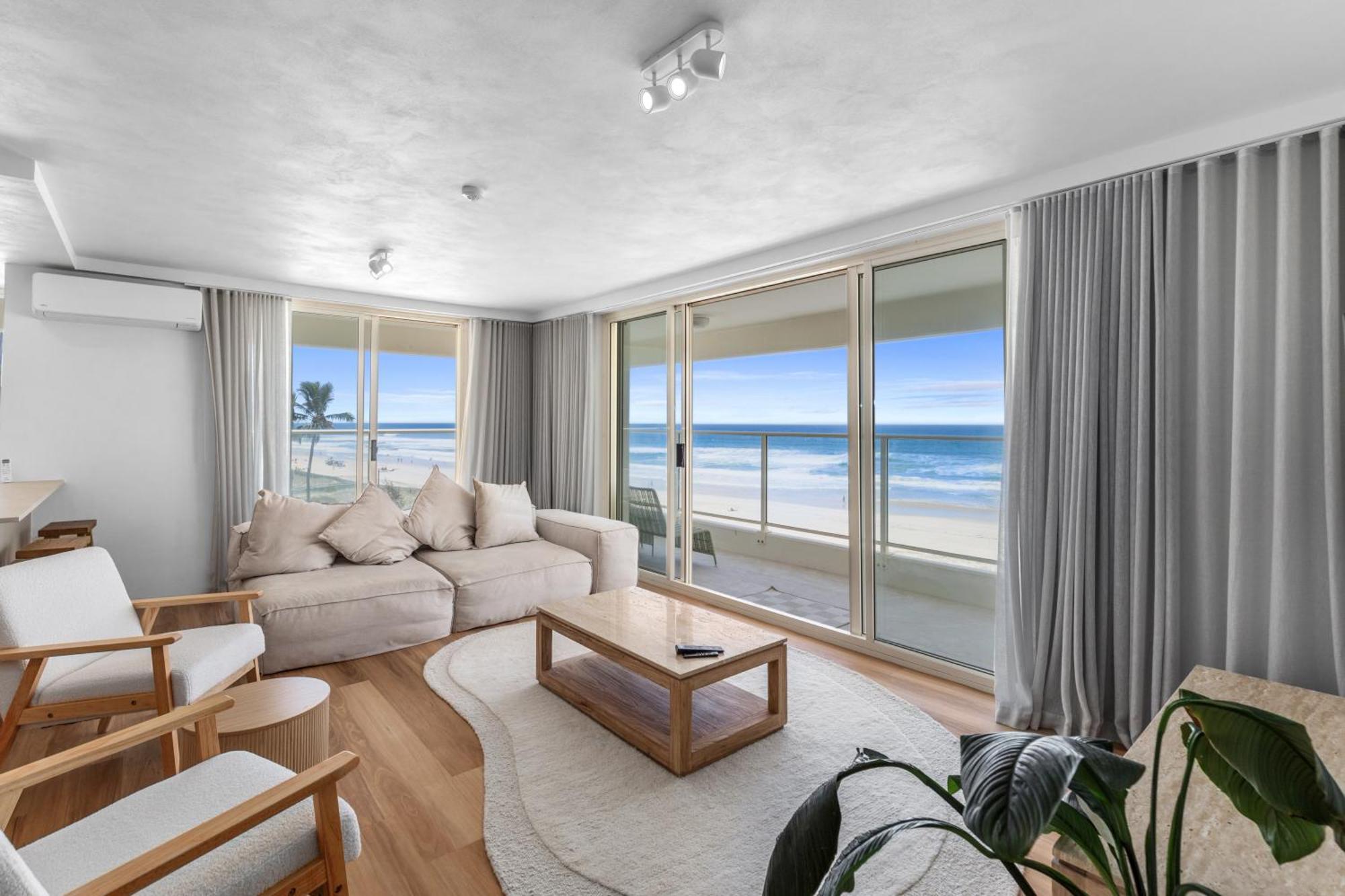 Viscount On The Beach Aparthotel Gold Coast Exterior foto