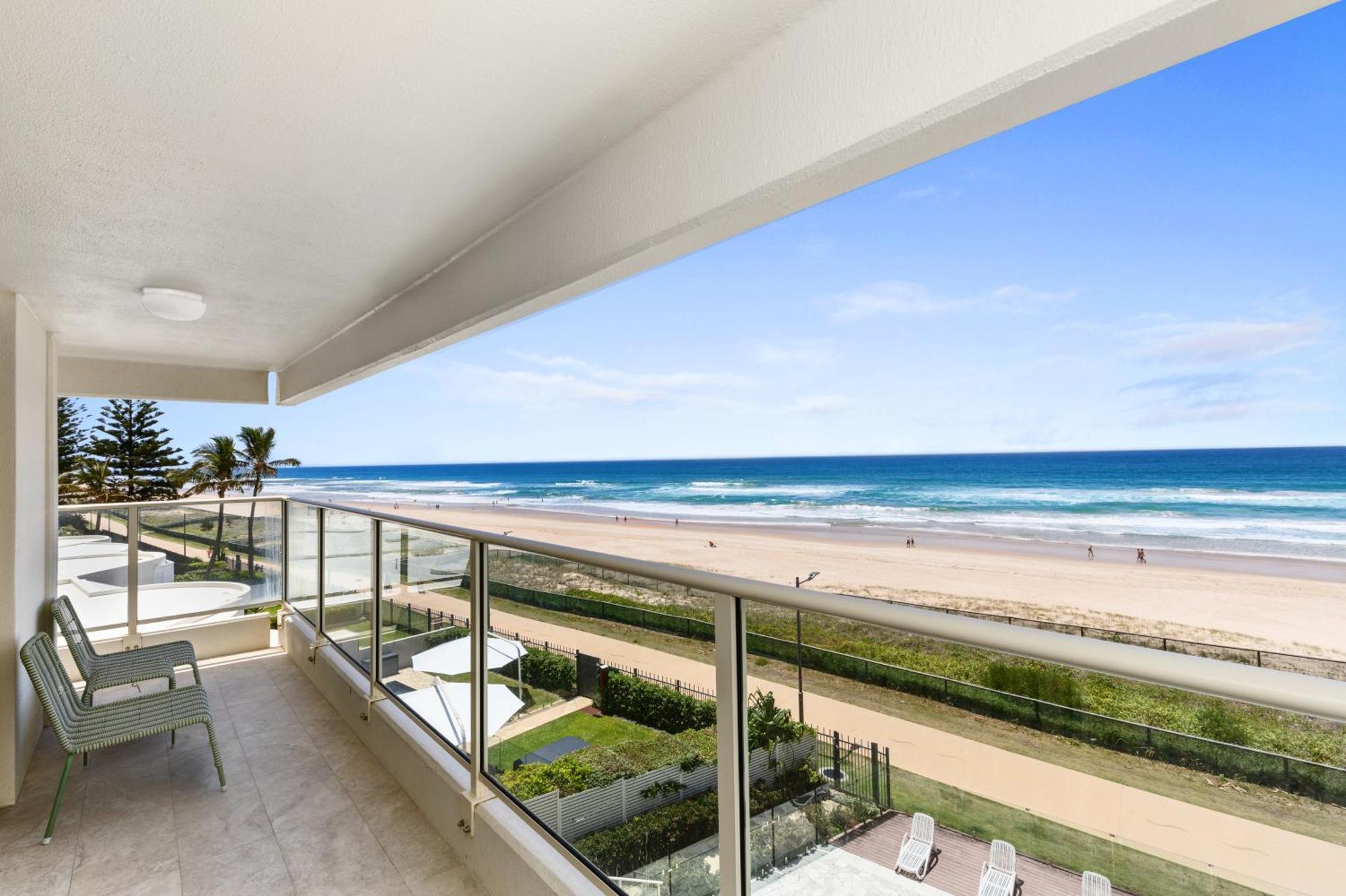 Viscount On The Beach Aparthotel Gold Coast Exterior foto